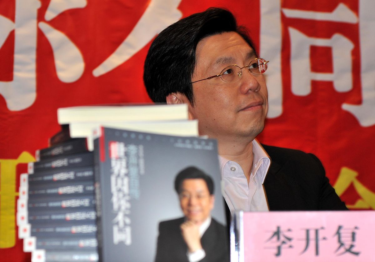 2009年10月18日,创新工场董事长兼首席执行官李开复博士携自传《世界