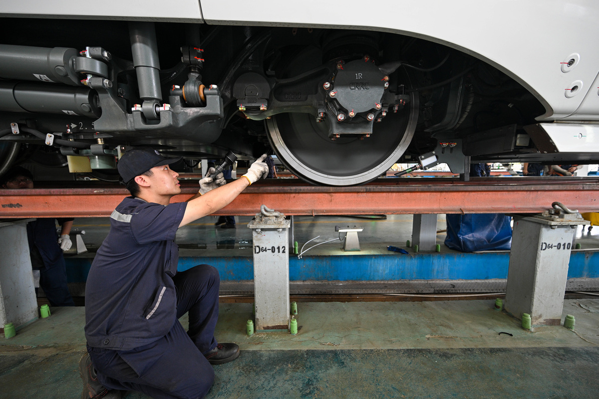内江铁路机械学校动车组检修技术专业就业方向：广阔前景，多元选择