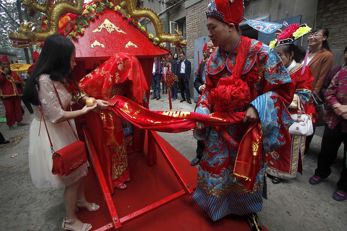 结婚聚宝盆里的陪嫁橘子是真的还是假的回答加拓展。