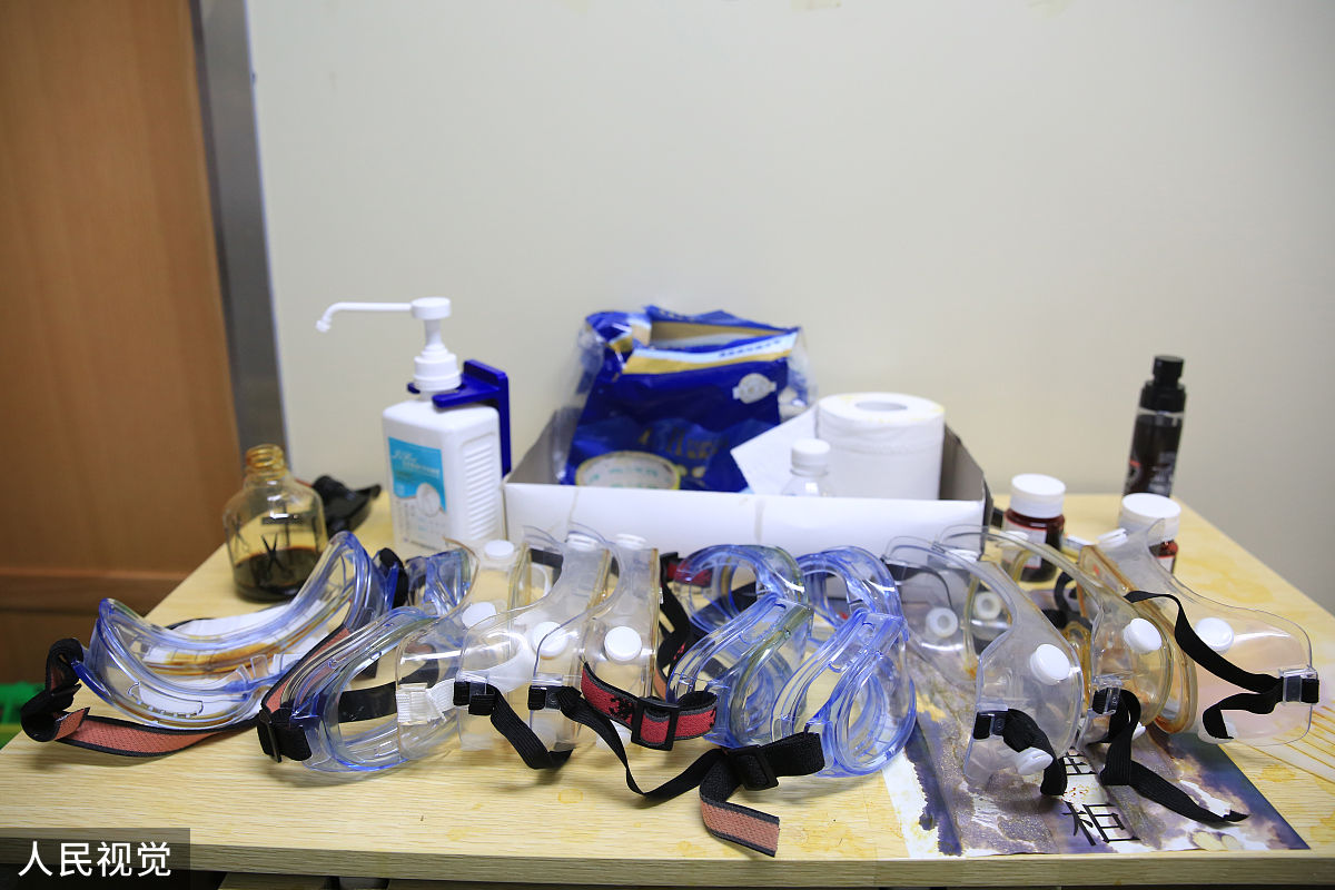 污染的诊疗器械器具分类操作前应准备、用物准备、环境准备帮我用200字详细描述