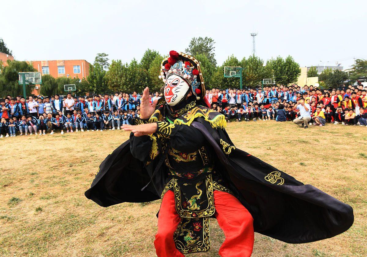 成都市文化艺术学校戏曲表演专业（川剧）怎么样？学习川剧，传承中国文化瑰宝
