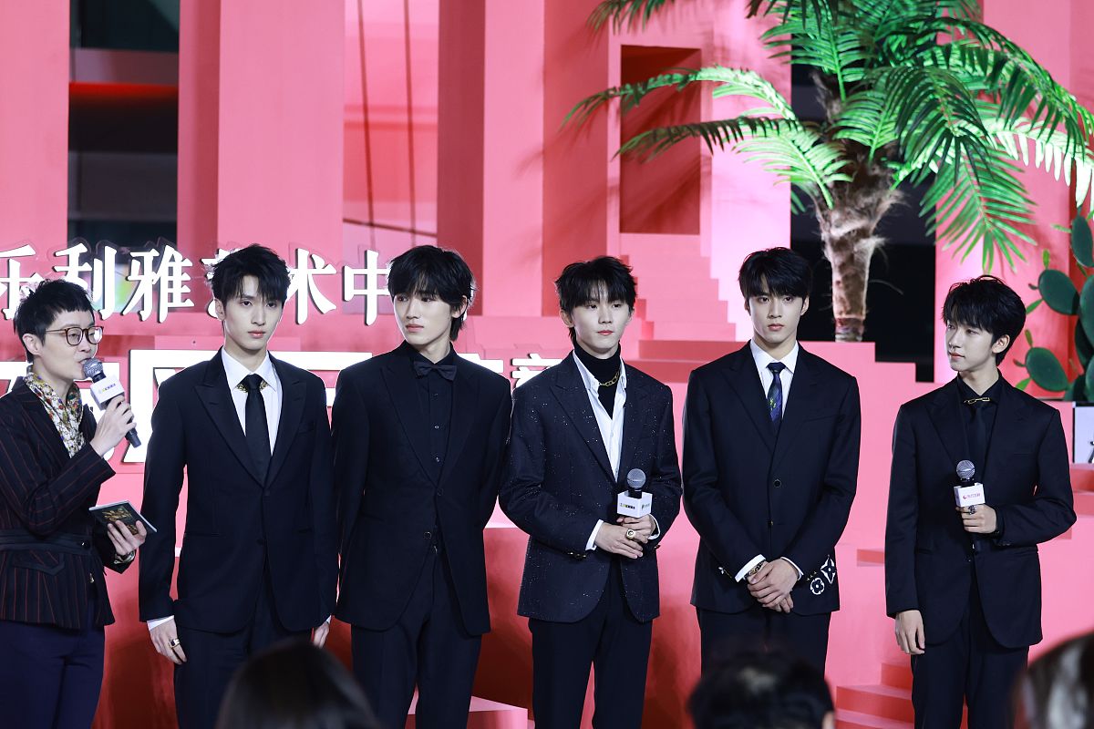 时代少年团 - 成员、音乐、慈善与综艺 - 偶像团体全面解析