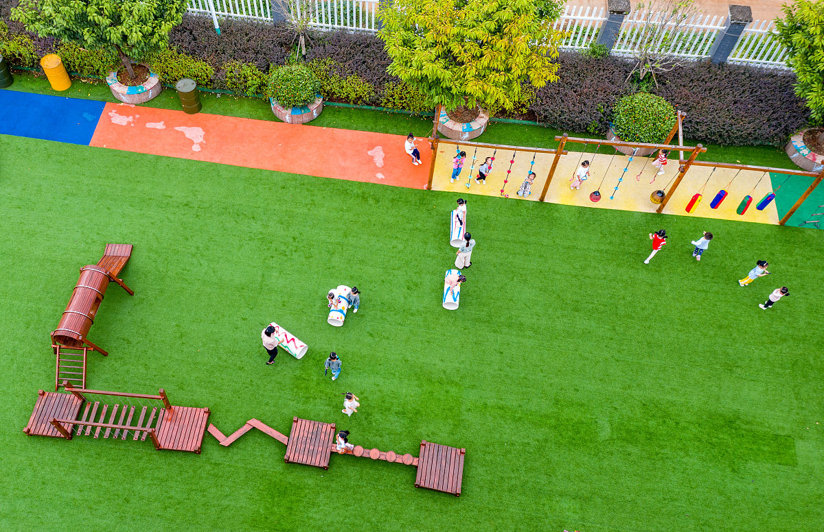 写一份关于幼儿园大班户外活动的方案