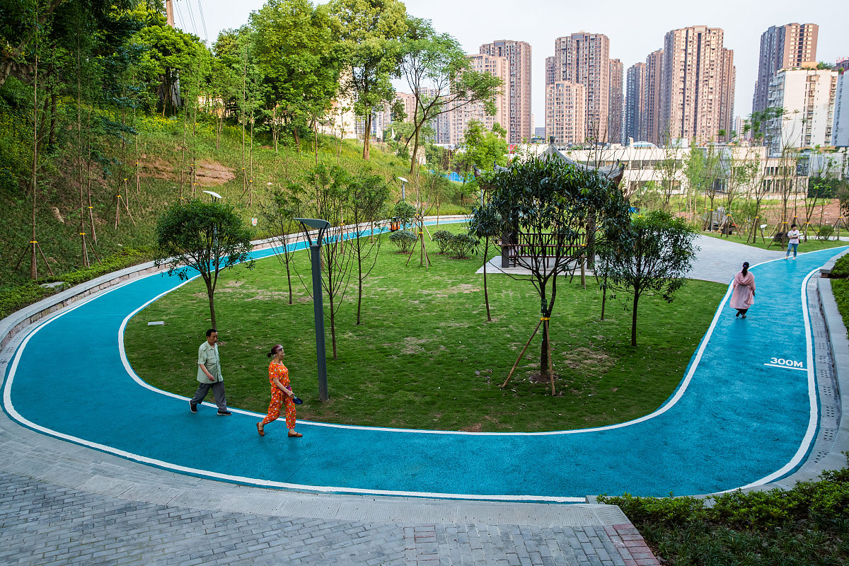 湛江市社区体育公共设施配置存在问题：社区公共体育场地面积受限