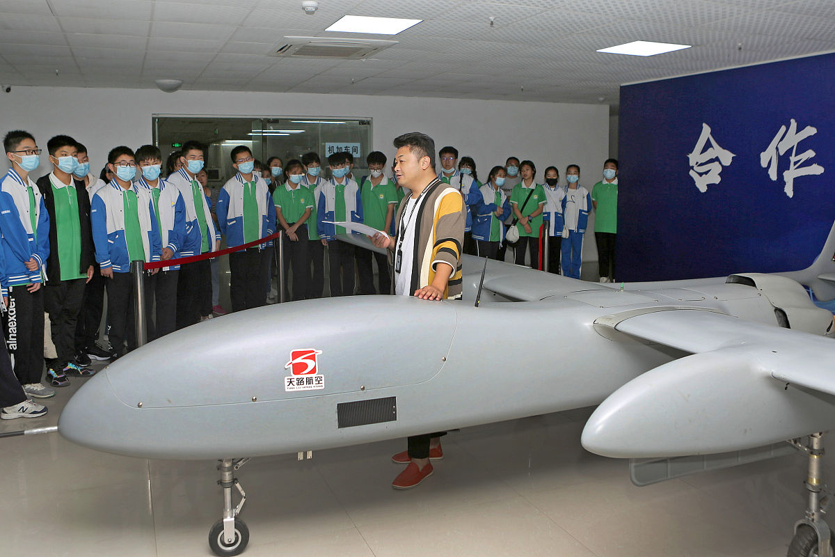 初中毕业想要读航空学校读什么专业比较好