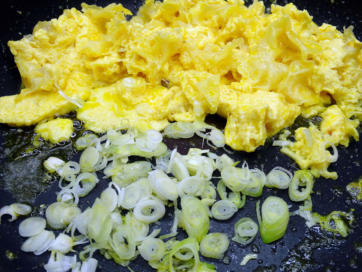 钢丝球炒鸡蛋简单做法，色香味俱佳！