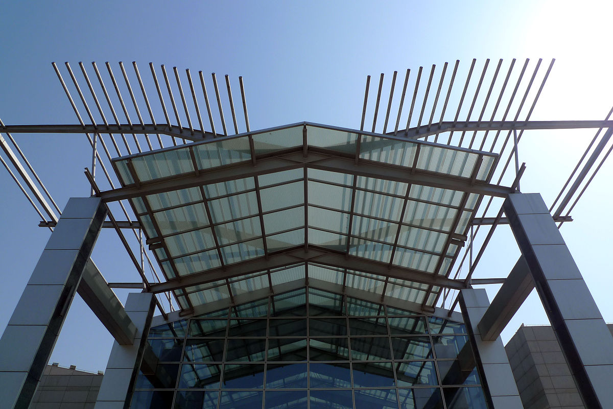 抗应力建筑幕墙关键技术研究：提升建筑安全与美观