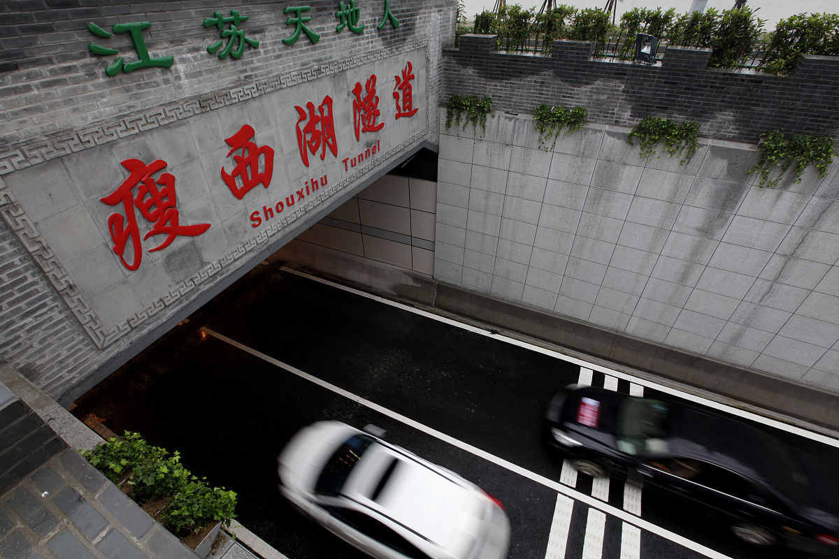 火统工作事关全局通过分析本年火统系统错误信息发现诸多问题虽多次强调但仍时有发生透露出火统工作人员不细心、不负责、不重视现象十分严重。各大队、站主官、专职队负责人要做好xx各单位录入人员一定要认真仔细审核人员要严格把关坚决杜绝0公里0损失等错误再次出现。希望大家吸取教训在今后的统计工作中杜绝此类问题发生。请对上述进行修改补充