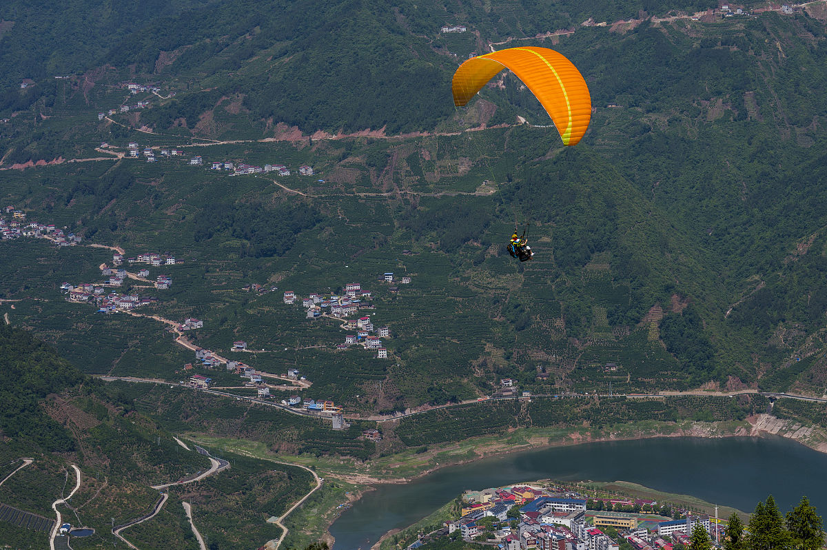 湖北航空技术学校2023年招生简章：航空技术人才培养的理想选择