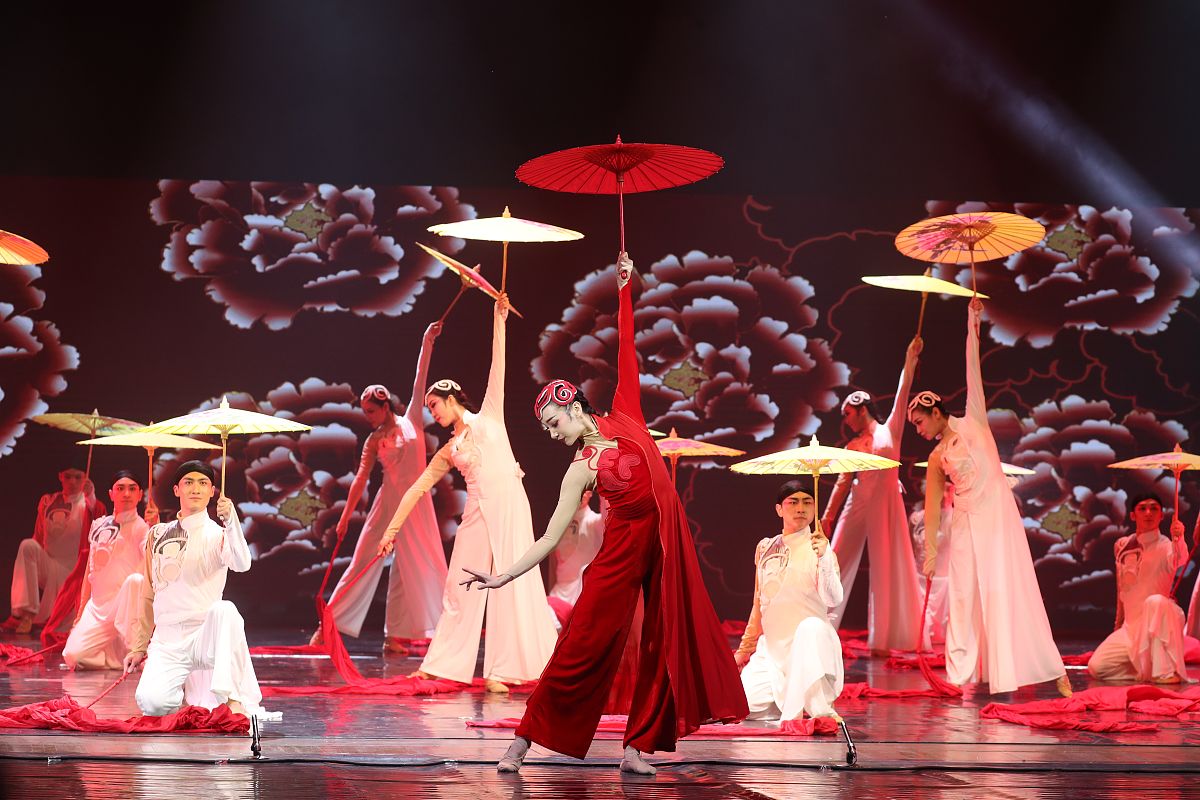 如何为舞蹈节目组合《长安十二时辰》《盛世国乐》《浮光》起名？