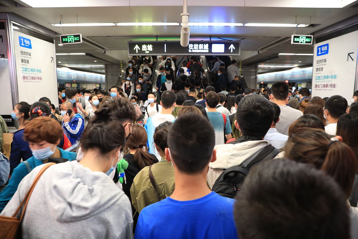西安地铁大客流现场处置优化策略：从运营流程角度探究