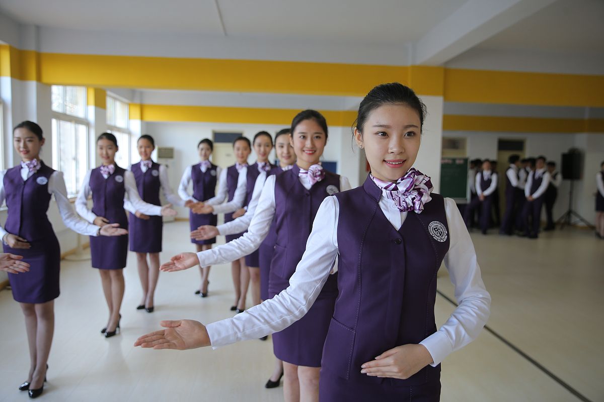 云南空乘学校报名费用及昆明航空学校推荐