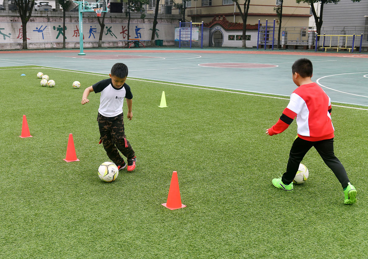 幼儿足球活动促进合作能力发展的研究