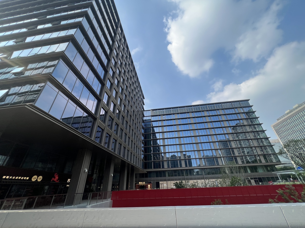 银河玺悦台：集商业、办公、酒店、公寓于一体的综合性建筑群