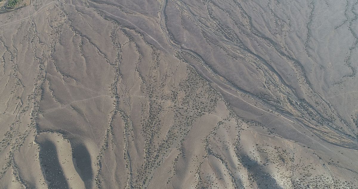 洪积扇：形成、特征、地质意义及洪水影响