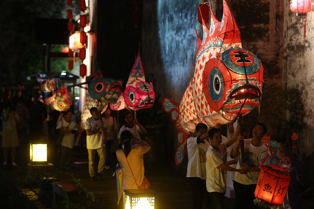 汪满田村民制作鱼灯背后的原因：传承、祈福、团结和发展