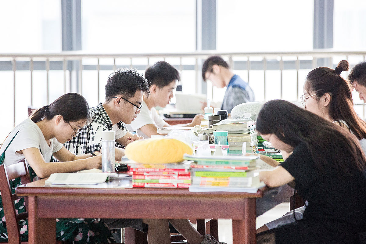 大学四年，如何充实度过？学习、社交、实践、兴趣全方位指南