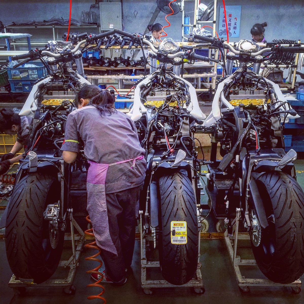 写一篇关于机动车的概念。