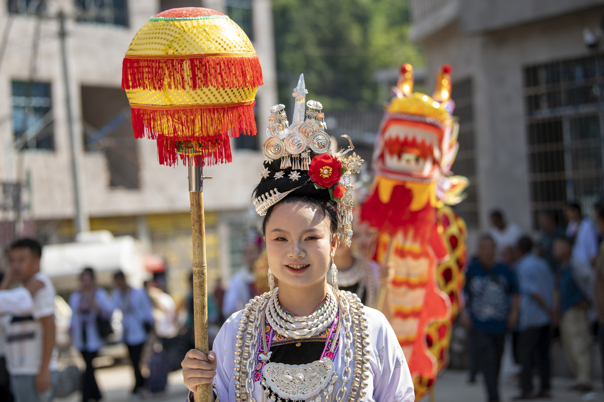 阐述民俗旅游资源概念及发展600字