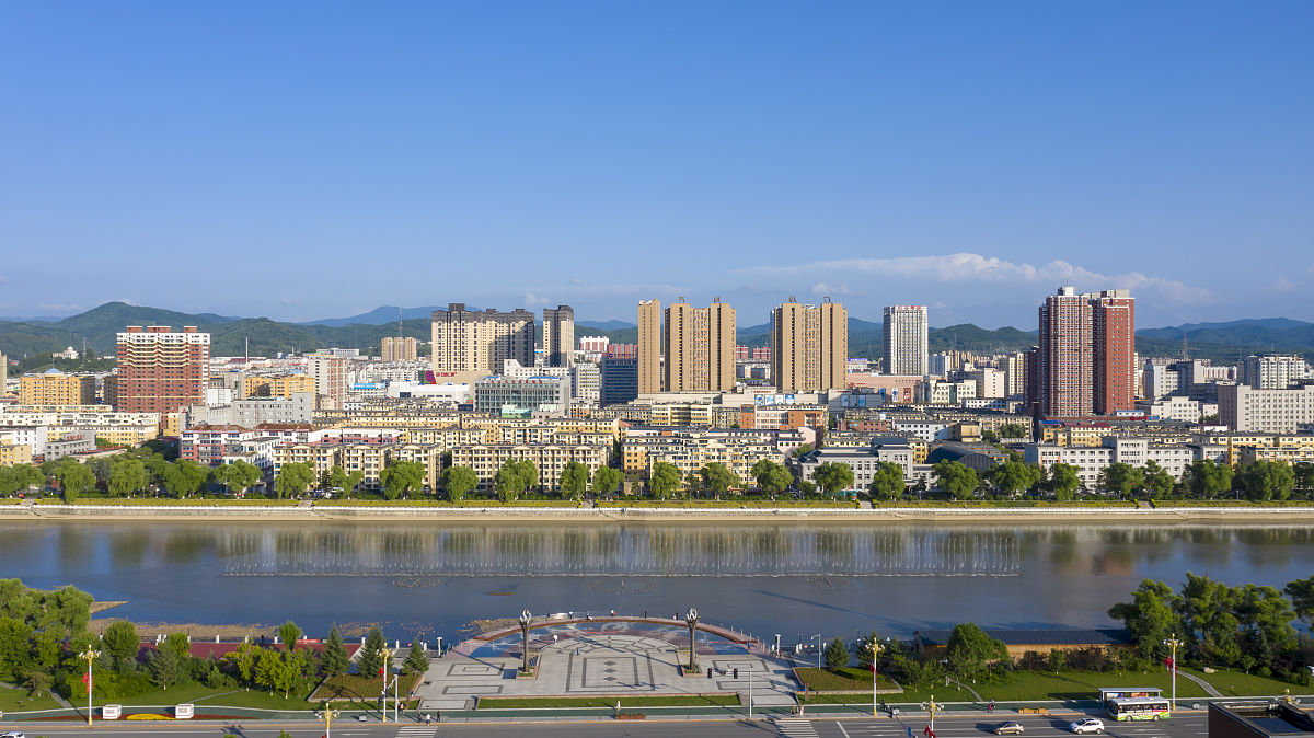 2021年7月1日,无人机航拍吉林省白山市城区风光.