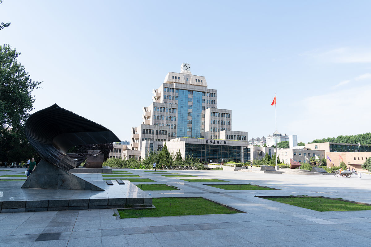 西安工业大学的市场营销专业招多少人