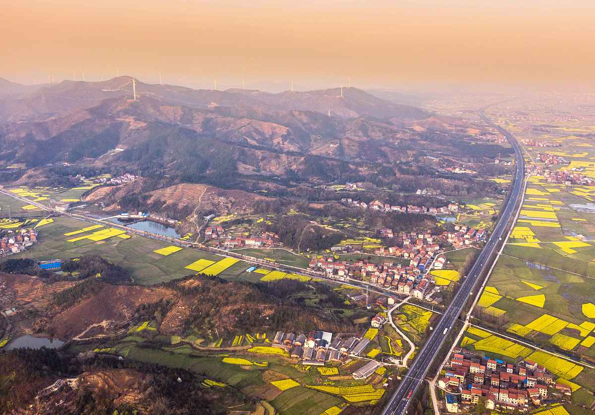 2019年3月25日,湖北黄冈,航拍湖北省黄黄高速公路.