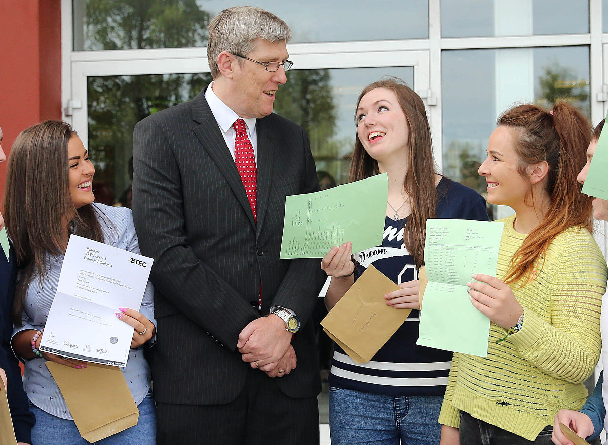 义务教育化学课程标准：培养社会责任感和理性思维