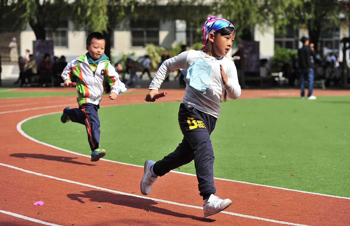 写一段关于上学快乐奔跑的话