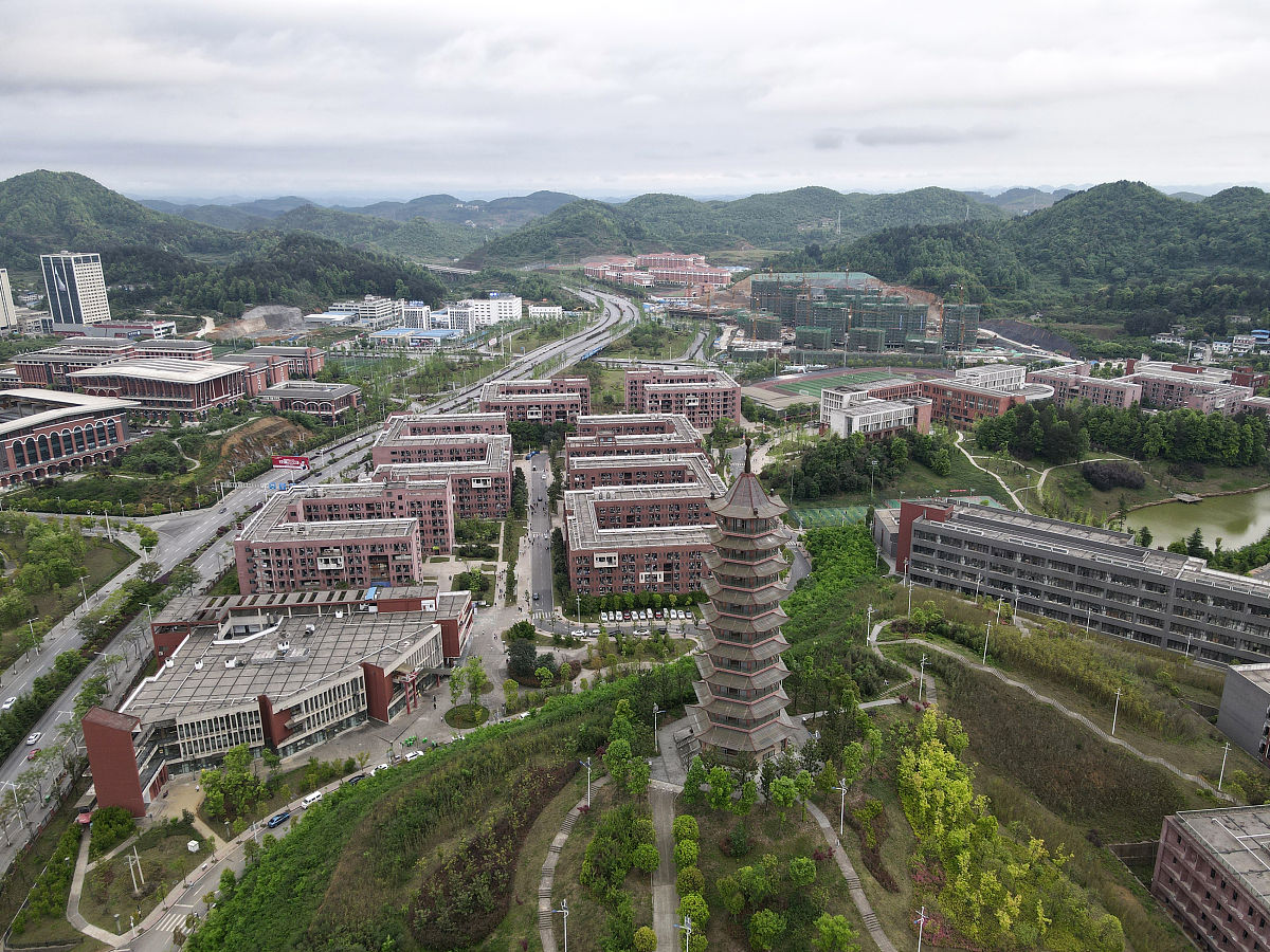 贵州省热门大学专业推荐：道路桥梁工程施工专业解析