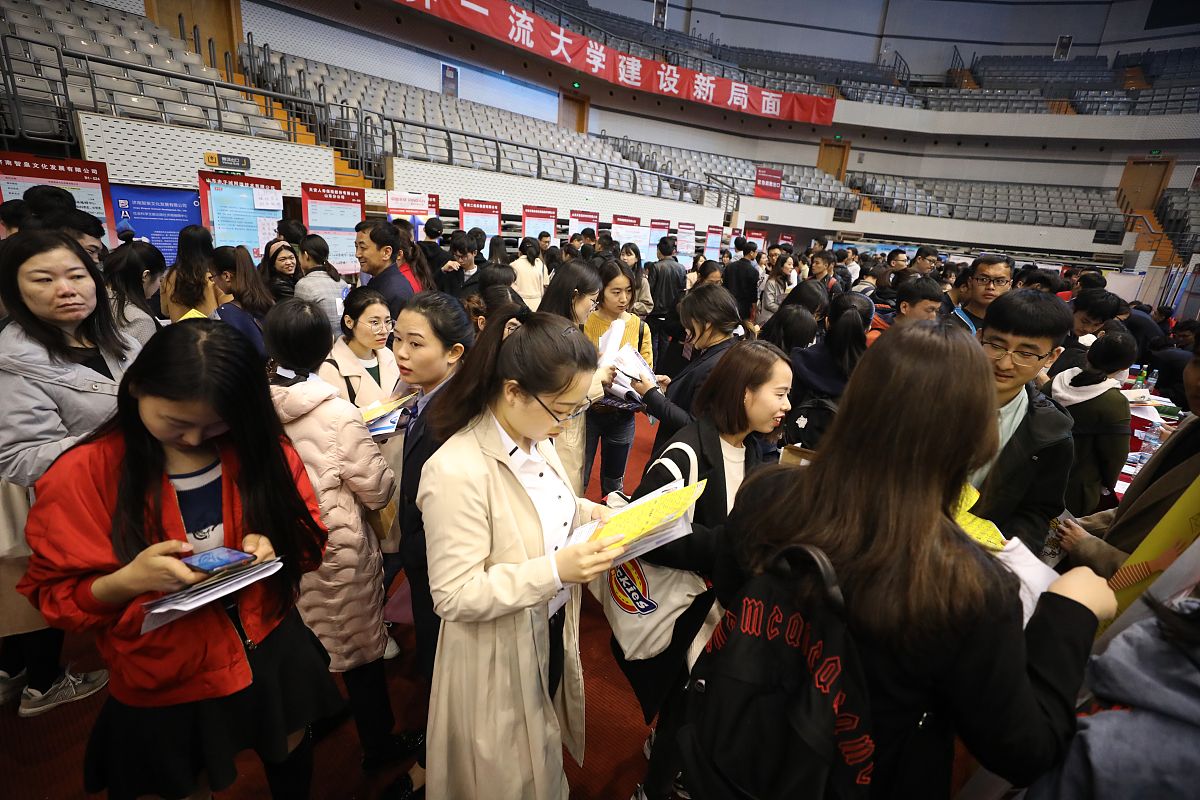 重庆2021年男生读幼师学校有前途吗