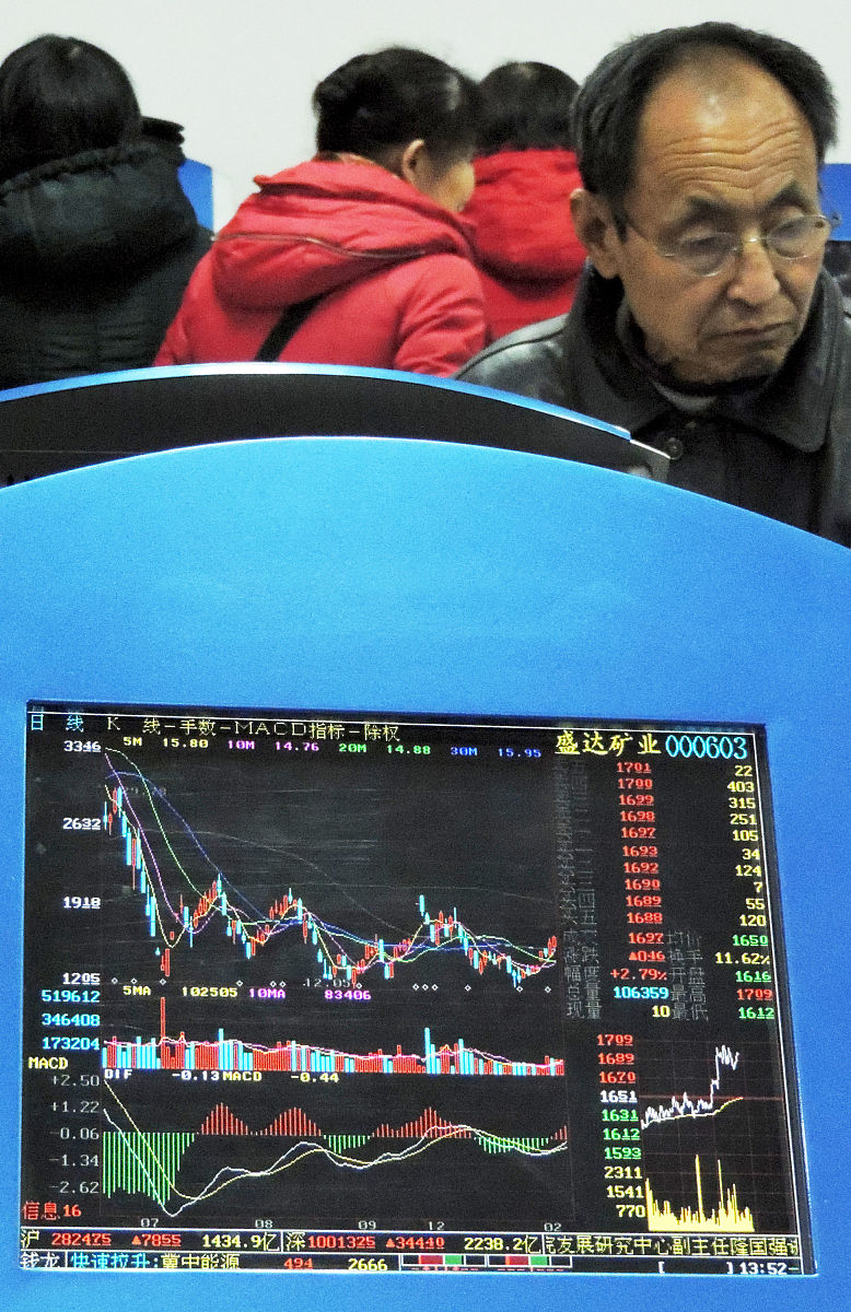 你是一名炒股课程的销售员很多亏钱的学员来学习却不愿意知识付费同时今晚是海平老师最后一节课了报名后赠送的福利很多我该怎么让这些同学意识到学习的重要性写一段逼单话术？