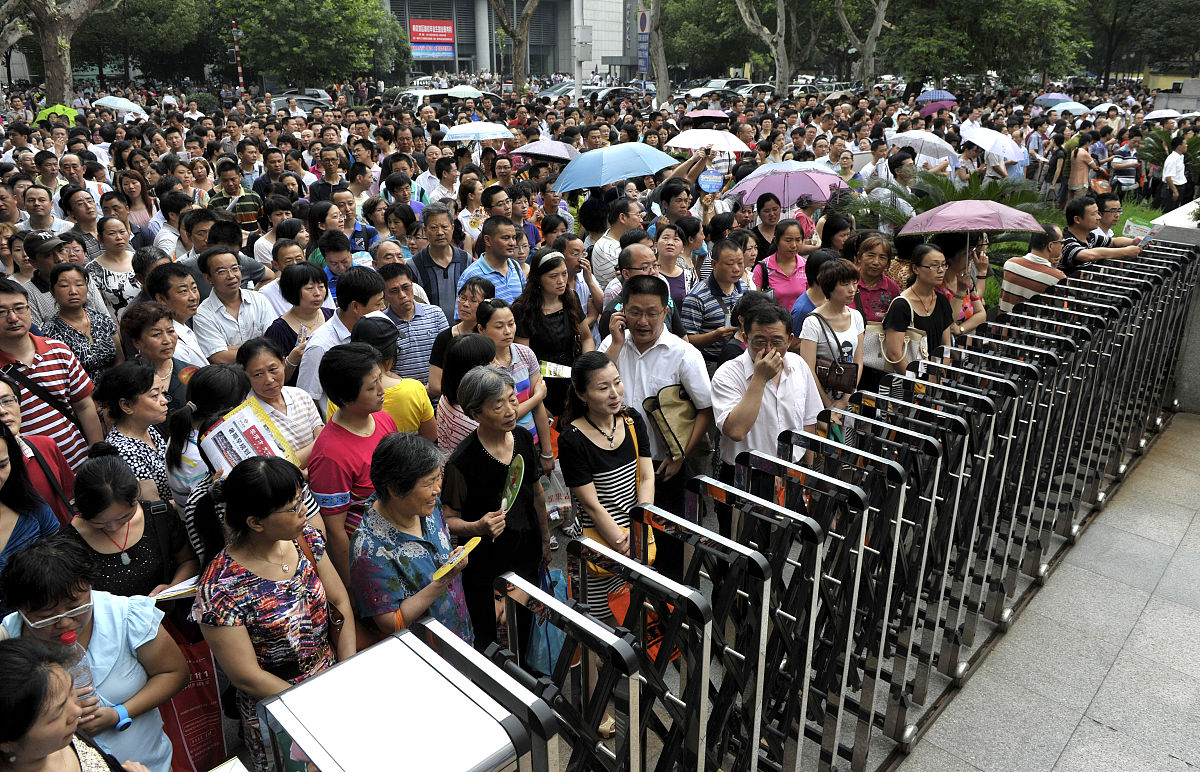 南京初中毕业生升学指南：中专学校报考条件和专业选择
