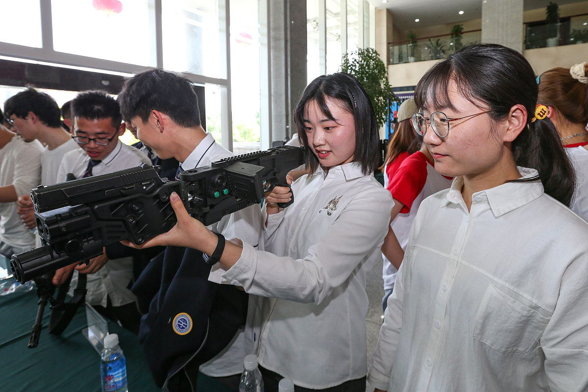 沁阳人工智能学校2023年无人机应用专业招生简章-培养未来人才