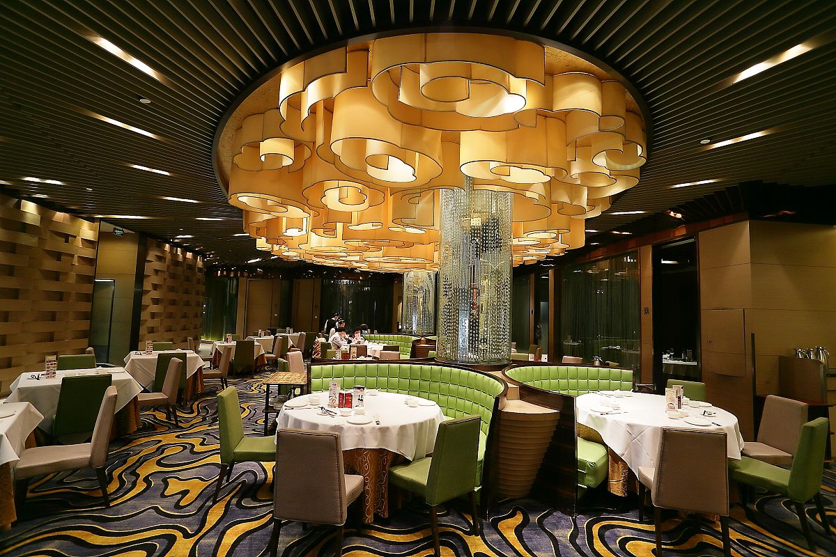 续写文本：图表2014年度全国星级饭店基本情况表 图表2014年全国星级饭店基本指标统计表按星级分 图表2014年全国星级饭店主要指标统计表按星级分 图表2014年全国星级饭店基本指标与上年同比情况表按星级分
