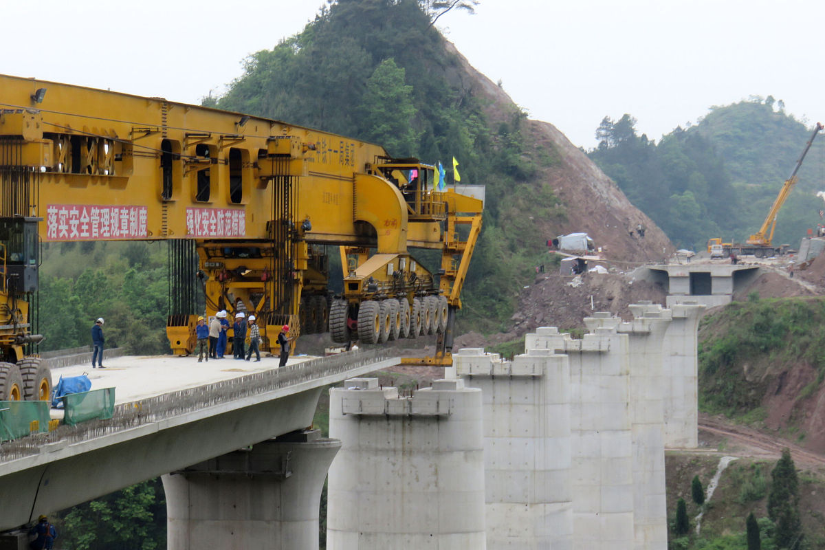 初中生读重庆铁路学校五年制大专的优势