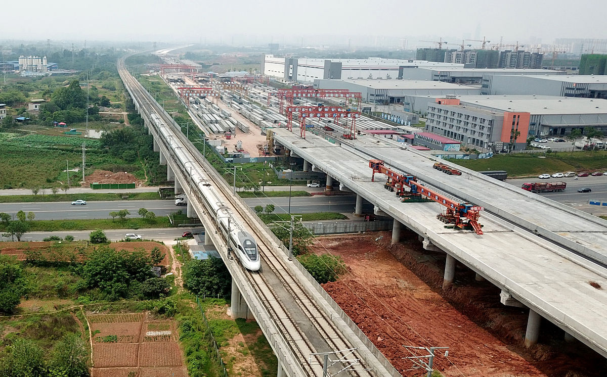 成都铁路工程学校道路与桥梁工程施工三年制初中中专