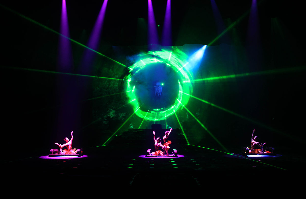 C语言实现简易版植物大战僵尸游戏