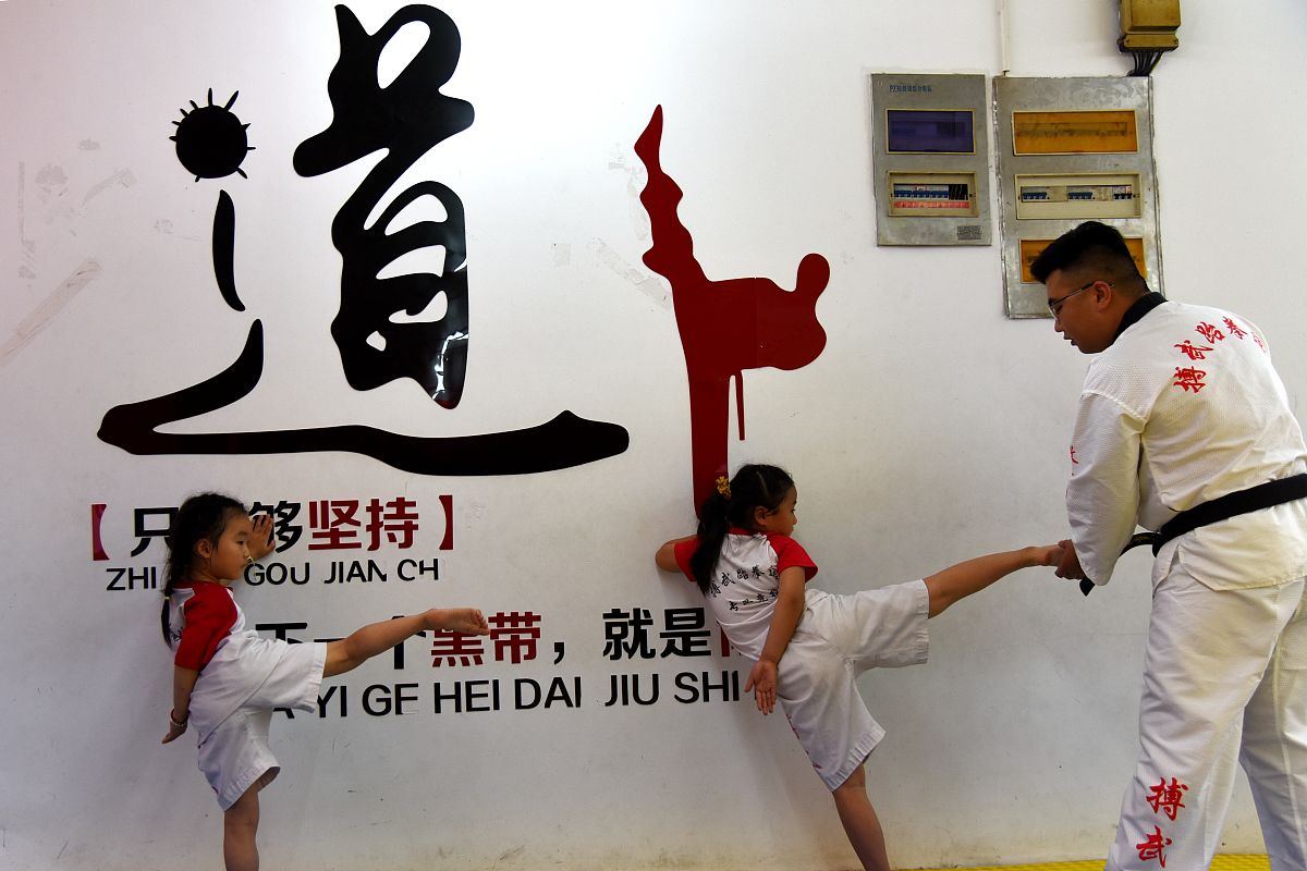 2021年7月2日,江苏南通,在跆拳道队训练基地重竞技体育训练中心,孩子