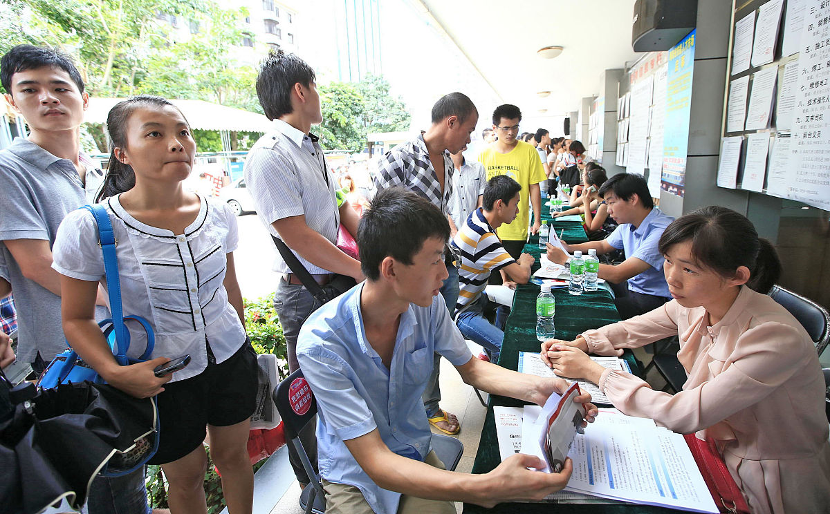 海南省卫生学校助产专业就业率高，毕业生就业前景广阔