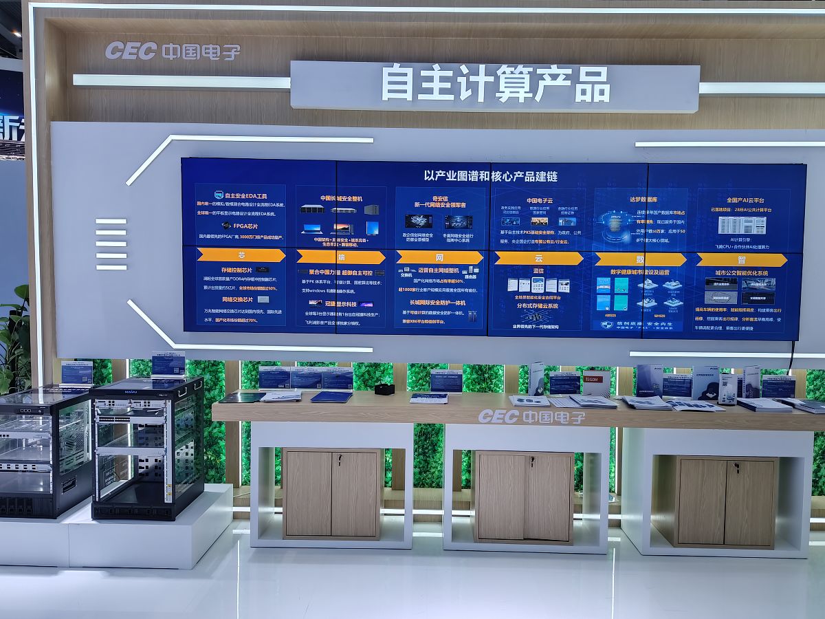 我是销售内勤兼生产内勤请帮我把这段文字润色的更加专业 内勤在接到样品订单时需立即在金蝶系统→基础资料→商品信息中创建新品明细创建完成后转交技术部进行组装BOM物料明细、程序及功能特点待技术员组装完成后发出技术通知单内勤方可进行下推生产任务如果没有接收到技术通知单则不予下推生产任务。