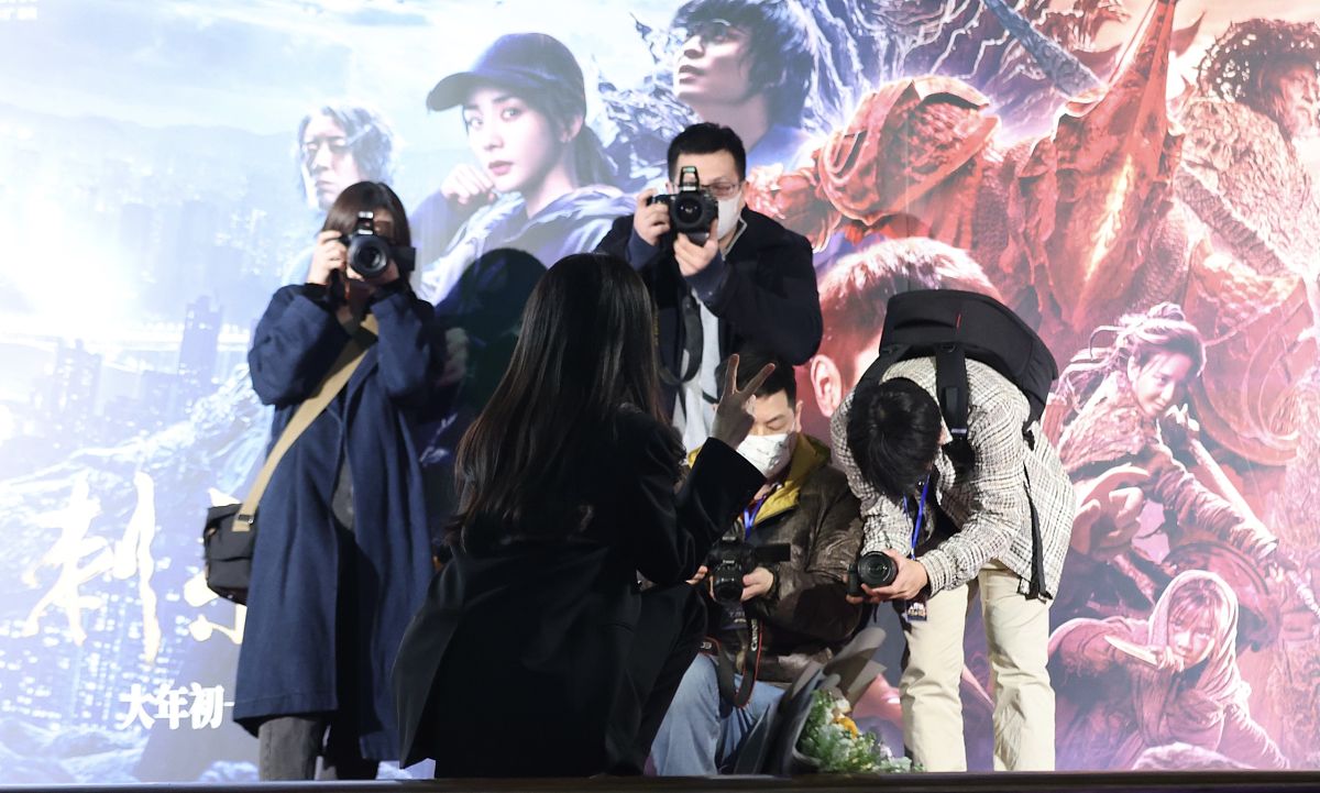 2021年2月25日,上海,杨幂现身《刺杀小说家》路演.杨幂