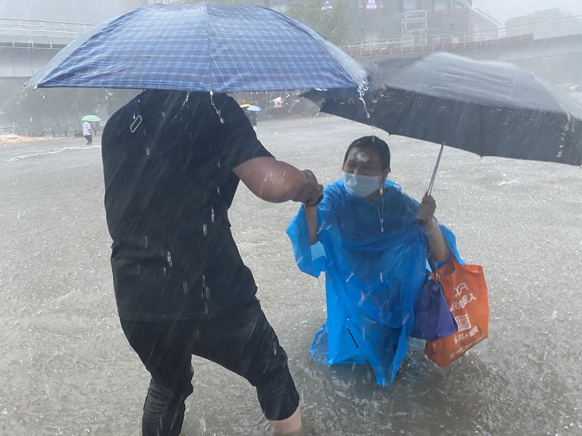 chatgptHello! How may I assist you today当然我觉得郑州的人们都很友好。大家都很热情会互相帮助会互相关心也很欢迎外来的人不会排斥外地人。