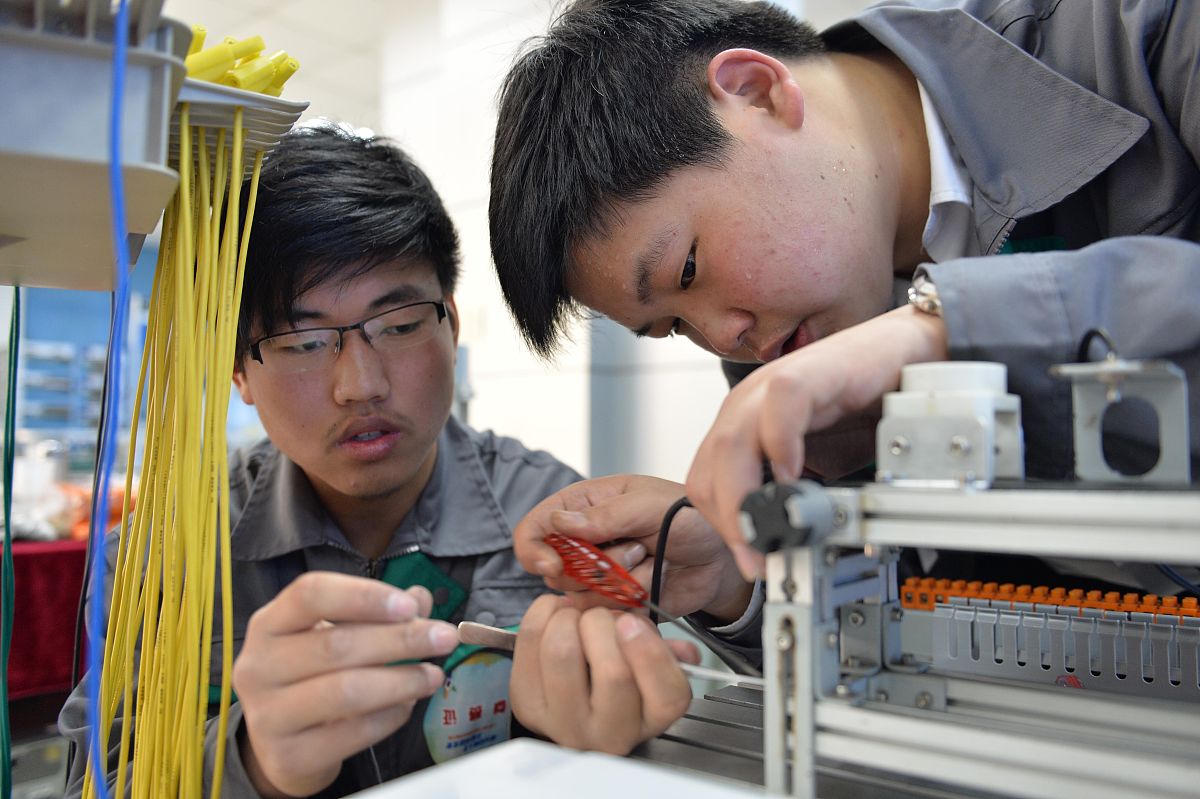 2020年日照市工业学校招生简章 - 专业介绍、培养计划、奖学金