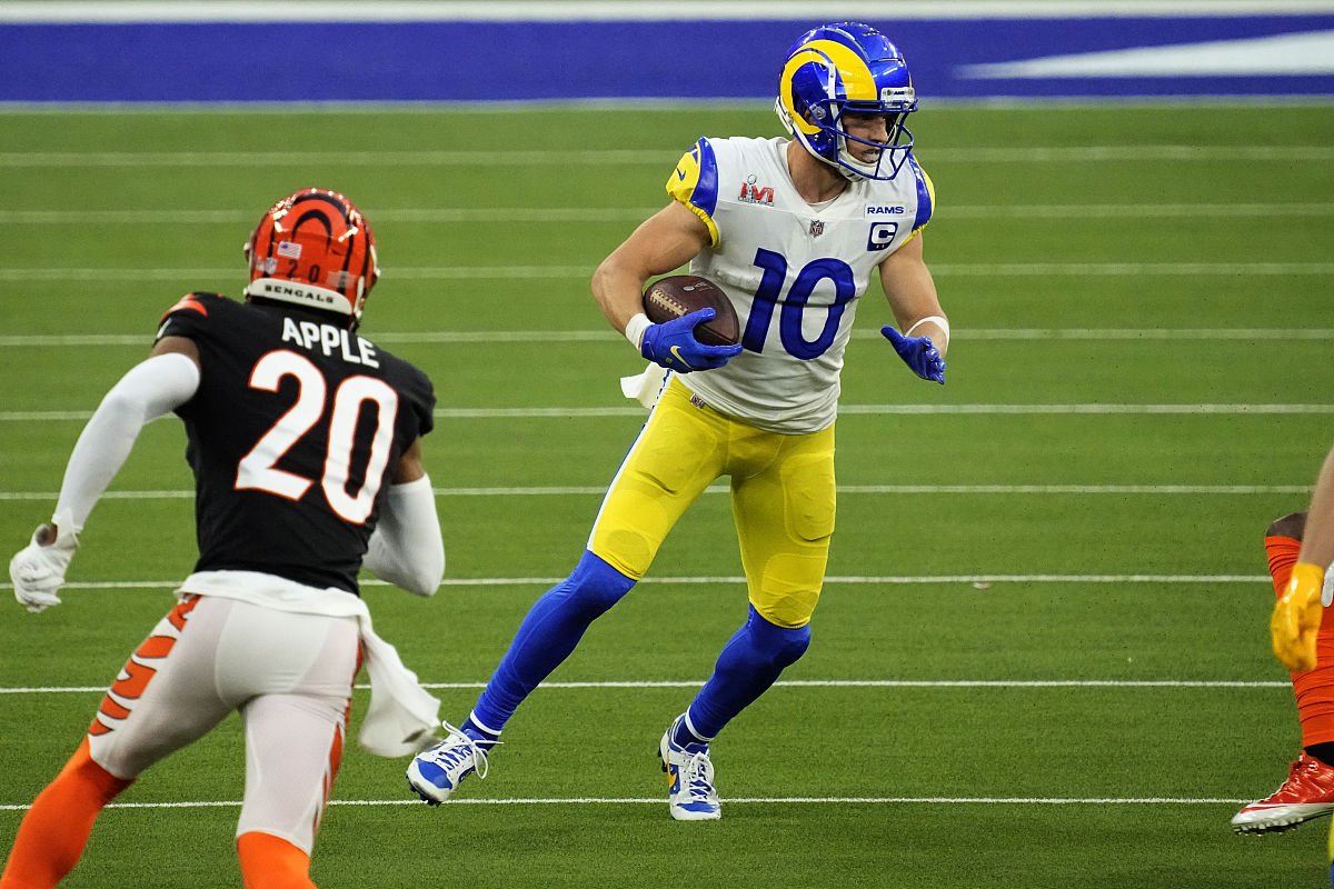 los angeles rams wide receiver cooper kupp (10) runs against the