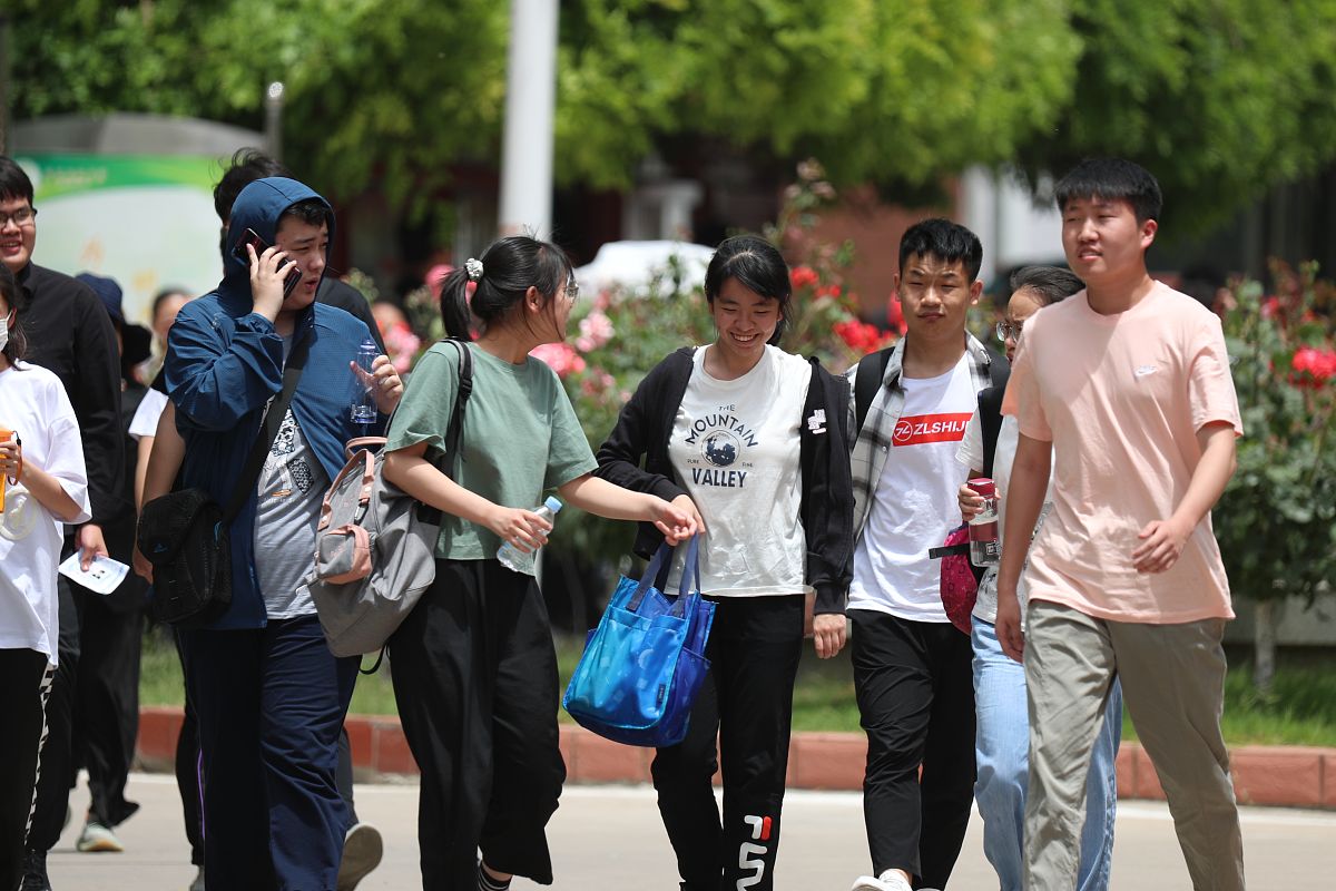 杭州江滨职业高级中学2021年报名需要满足哪些条件