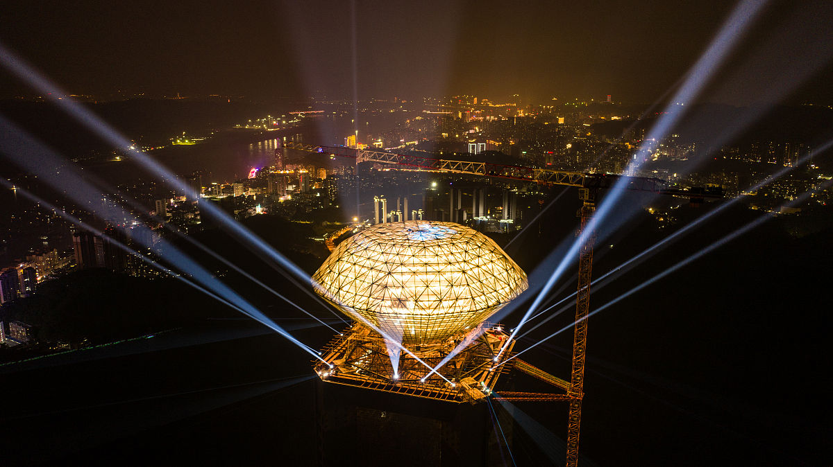 大疆无人机飞机开机短按一下三个灯亮