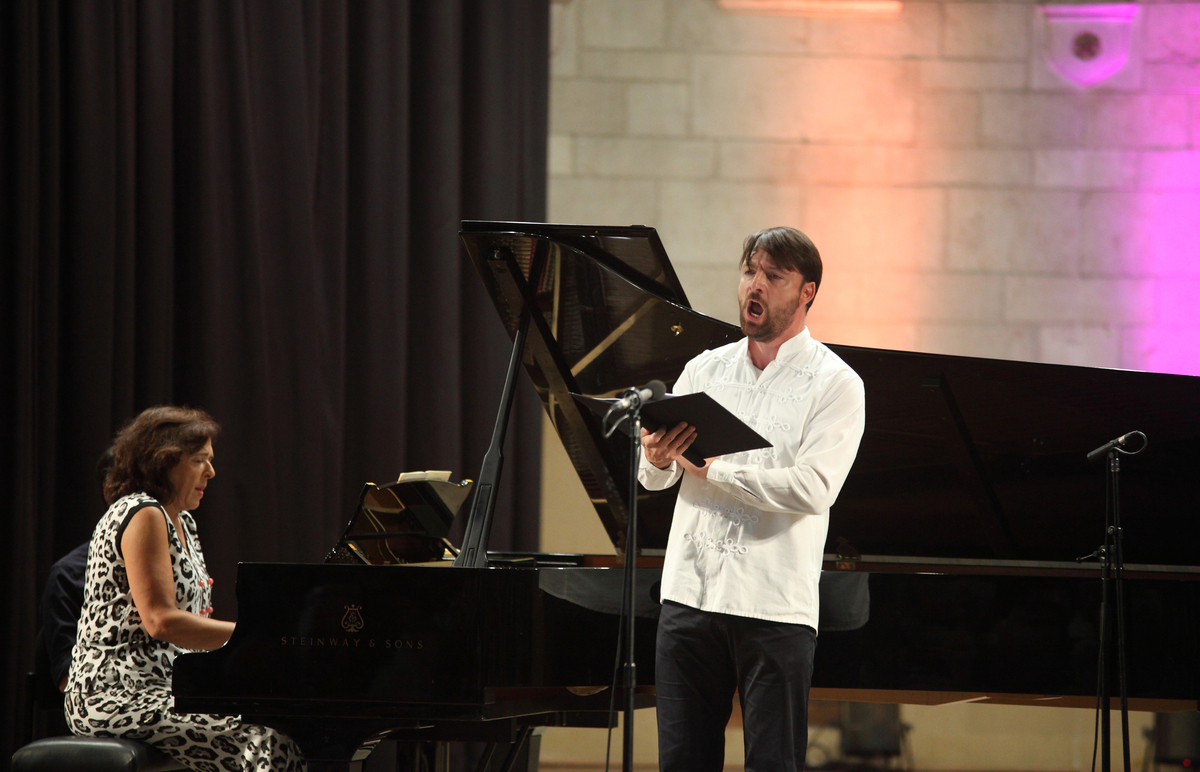 音乐表演专业学什么？就业前景如何？