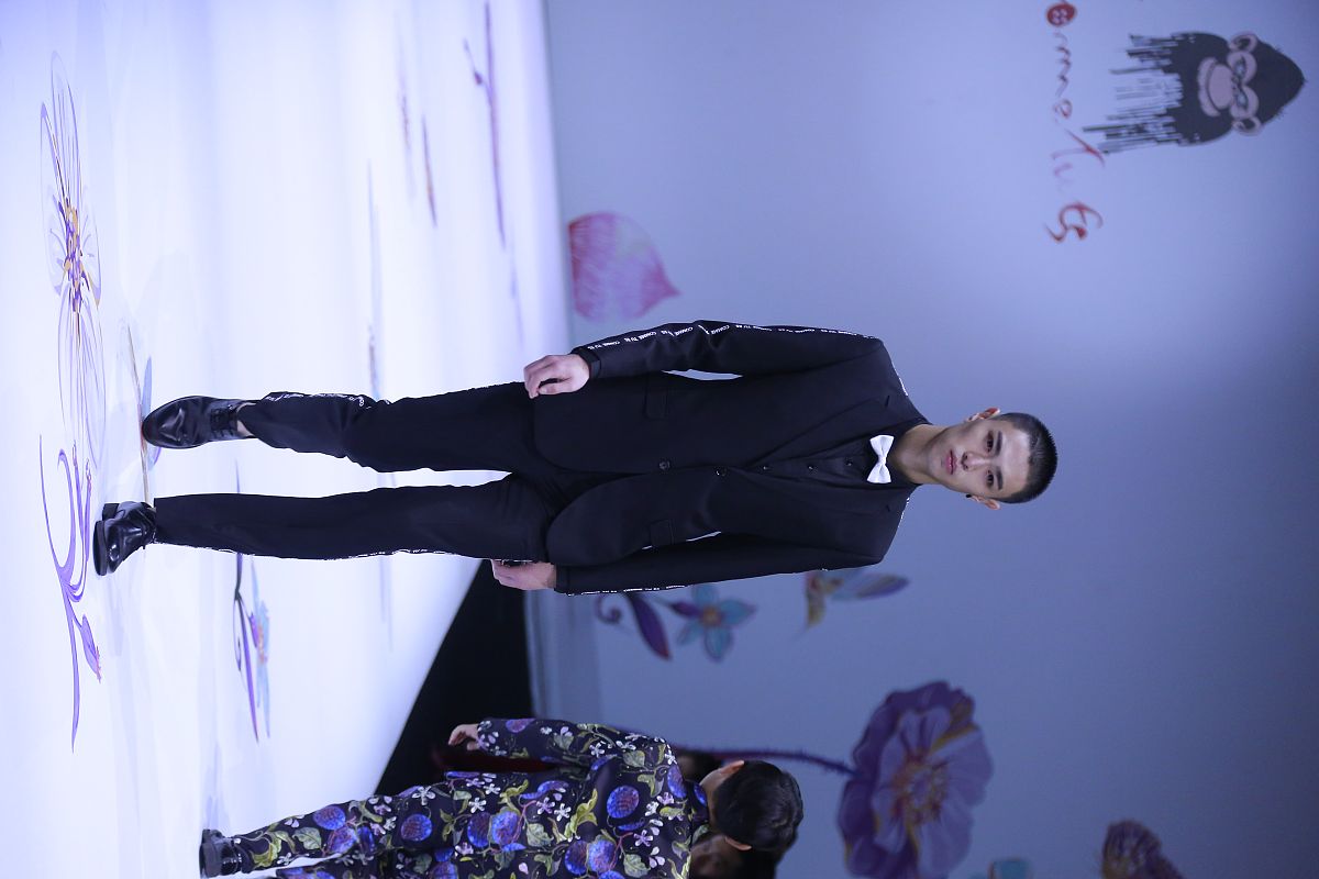 2017年11月4日,北京,2018春夏中国国际时装周:comme tu es·刘嘉 品牌