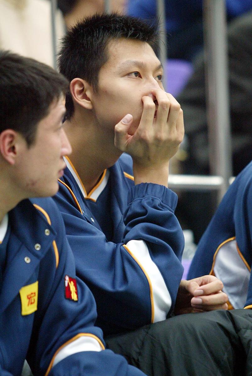 2003年11月19日,辽宁辽阳,03/04cba次轮,辽宁盼盼88-105广东宏远.易建