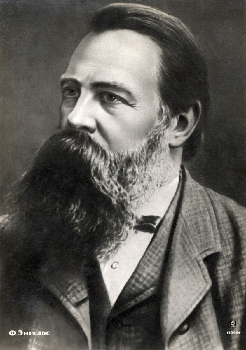 请写出马克思恩格斯科学技术思想的地位不少于500字